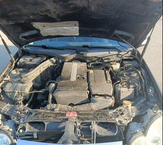 Чорний Мерседес 200, об'ємом двигуна 1.8 л та пробігом 315 тис. км за 4200 $, фото 5 на Automoto.ua