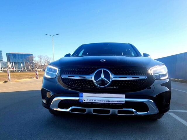 Черный Мерседес 200, объемом двигателя 2 л и пробегом 27 тыс. км за 47700 $, фото 1 на Automoto.ua