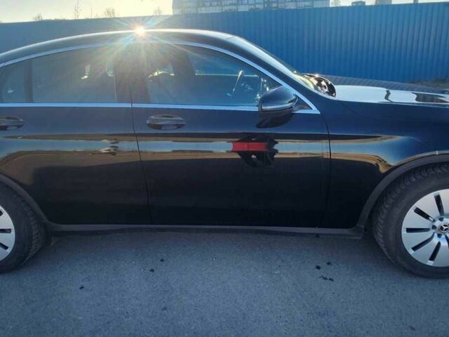 Черный Мерседес 200, объемом двигателя 2 л и пробегом 27 тыс. км за 47700 $, фото 3 на Automoto.ua