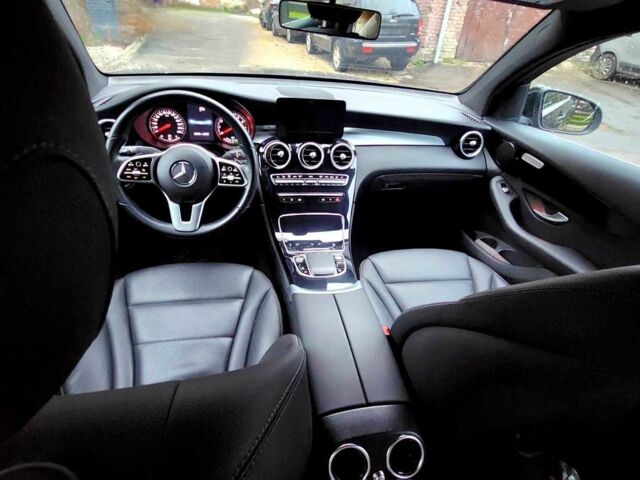 Черный Мерседес 200, объемом двигателя 2 л и пробегом 27 тыс. км за 47700 $, фото 7 на Automoto.ua