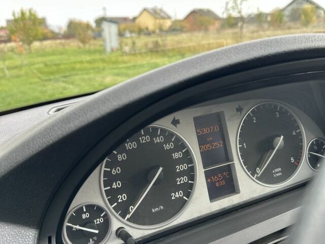 Черный Мерседес 200, объемом двигателя 2 л и пробегом 207 тыс. км за 7000 $, фото 3 на Automoto.ua