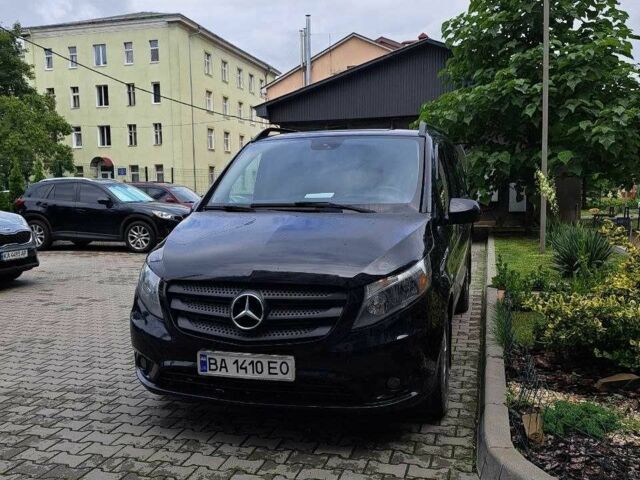 Черный Мерседес 200, объемом двигателя 2 л и пробегом 180 тыс. км за 21000 $, фото 1 на Automoto.ua