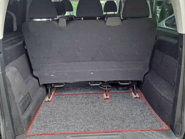 Черный Мерседес 200, объемом двигателя 2 л и пробегом 180 тыс. км за 21000 $, фото 12 на Automoto.ua