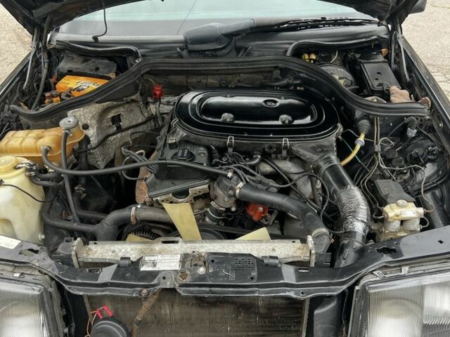 Чорний Мерседес 200, об'ємом двигуна 2 л та пробігом 458 тис. км за 4500 $, фото 3 на Automoto.ua