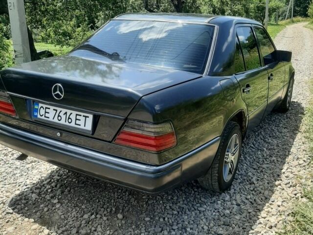 Черный Мерседес 200, объемом двигателя 2 л и пробегом 320 тыс. км за 2399 $, фото 3 на Automoto.ua