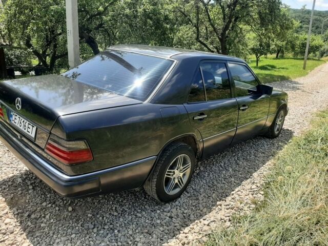 Черный Мерседес 200, объемом двигателя 2 л и пробегом 320 тыс. км за 2399 $, фото 2 на Automoto.ua