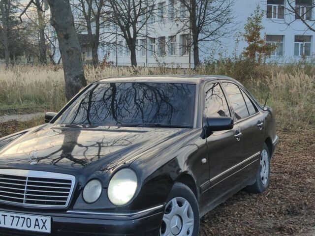 Черный Мерседес 200, объемом двигателя 2 л и пробегом 325 тыс. км за 1950 $, фото 1 на Automoto.ua