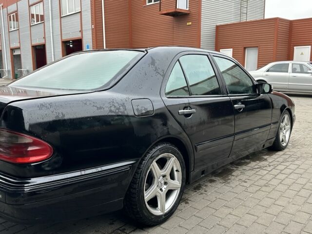 Черный Мерседес 200, объемом двигателя 2 л и пробегом 3 тыс. км за 5000 $, фото 6 на Automoto.ua