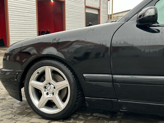 Черный Мерседес 200, объемом двигателя 2 л и пробегом 3 тыс. км за 5000 $, фото 3 на Automoto.ua