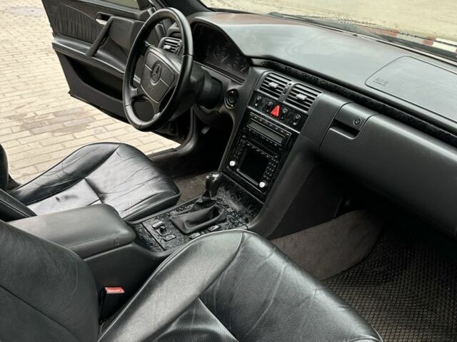 Черный Мерседес 200, объемом двигателя 2 л и пробегом 3 тыс. км за 5000 $, фото 10 на Automoto.ua