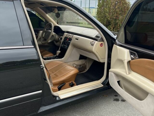 Черный Мерседес 200, объемом двигателя 2 л и пробегом 310 тыс. км за 5200 $, фото 7 на Automoto.ua