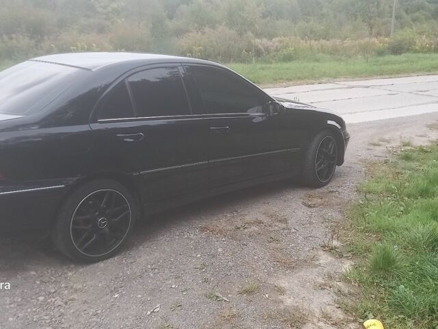 Чорний Мерседес 200, об'ємом двигуна 2 л та пробігом 385 тис. км за 3900 $, фото 3 на Automoto.ua