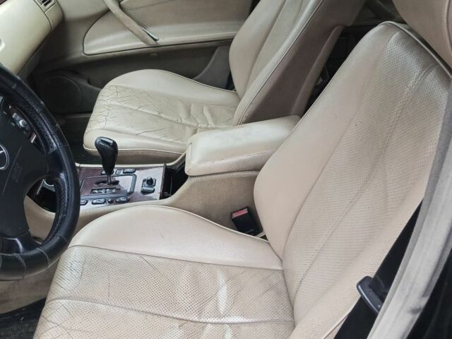 Черный Мерседес 200, объемом двигателя 2.1 л и пробегом 400 тыс. км за 1800 $, фото 7 на Automoto.ua