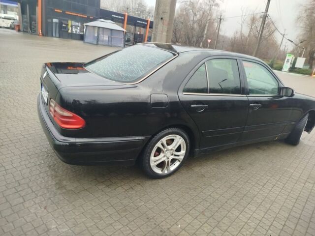 Чорний Мерседес 200, об'ємом двигуна 3.2 л та пробігом 400 тис. км за 5750 $, фото 6 на Automoto.ua