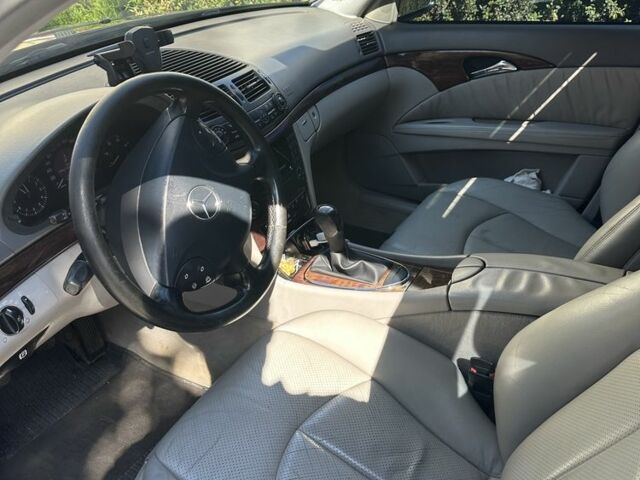 Чорний Мерседес 200, об'ємом двигуна 2.1 л та пробігом 290 тис. км за 7900 $, фото 5 на Automoto.ua