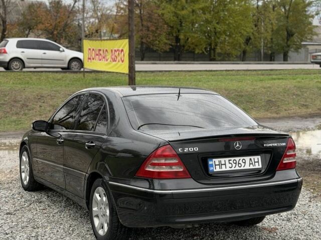 Чорний Мерседес 200, об'ємом двигуна 1.8 л та пробігом 212 тис. км за 5200 $, фото 2 на Automoto.ua
