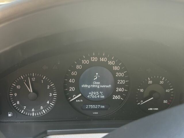 Чорний Мерседес 200, об'ємом двигуна 2.1 л та пробігом 290 тис. км за 7900 $, фото 4 на Automoto.ua