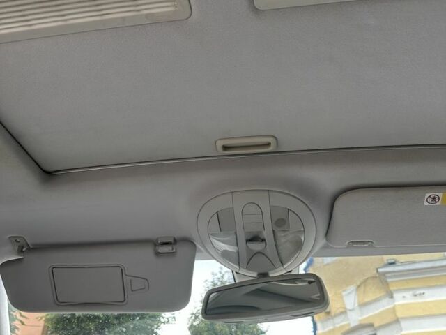 Чорний Мерседес 200, об'ємом двигуна 2.1 л та пробігом 290 тис. км за 7900 $, фото 10 на Automoto.ua