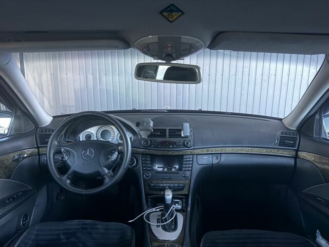 Черный Мерседес 200, объемом двигателя 2 л и пробегом 330 тыс. км за 7300 $, фото 8 на Automoto.ua