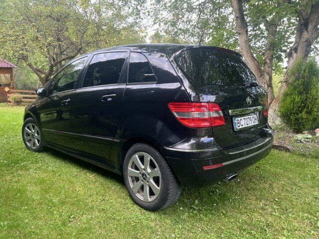 Черный Мерседес 200, объемом двигателя 2 л и пробегом 260 тыс. км за 6700 $, фото 5 на Automoto.ua