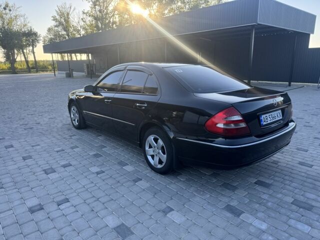 Черный Мерседес 200, объемом двигателя 2 л и пробегом 330 тыс. км за 7300 $, фото 3 на Automoto.ua