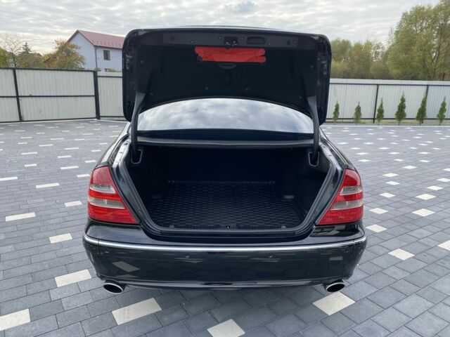 Черный Мерседес 200, объемом двигателя 1.8 л и пробегом 299 тыс. км за 7700 $, фото 6 на Automoto.ua