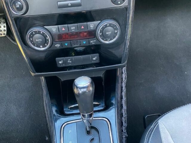 Черный Мерседес 200, объемом двигателя 2 л и пробегом 260 тыс. км за 6700 $, фото 15 на Automoto.ua