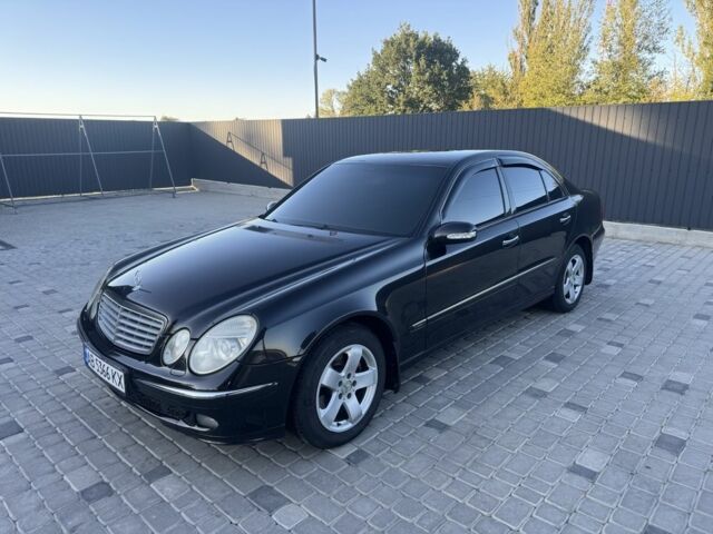 Черный Мерседес 200, объемом двигателя 2 л и пробегом 330 тыс. км за 7300 $, фото 1 на Automoto.ua