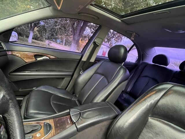 Черный Мерседес 200, объемом двигателя 1.8 л и пробегом 391 тыс. км за 5900 $, фото 5 на Automoto.ua