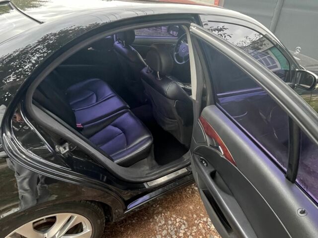 Черный Мерседес 200, объемом двигателя 1.8 л и пробегом 391 тыс. км за 5900 $, фото 6 на Automoto.ua