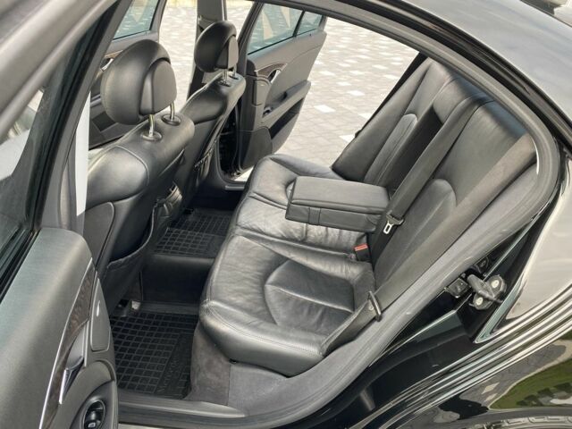 Черный Мерседес 200, объемом двигателя 1.8 л и пробегом 299 тыс. км за 7700 $, фото 5 на Automoto.ua