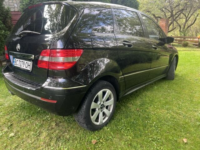 Черный Мерседес 200, объемом двигателя 2 л и пробегом 260 тыс. км за 6700 $, фото 4 на Automoto.ua