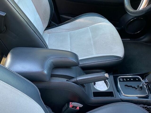 Черный Мерседес 200, объемом двигателя 2 л и пробегом 260 тыс. км за 6700 $, фото 22 на Automoto.ua