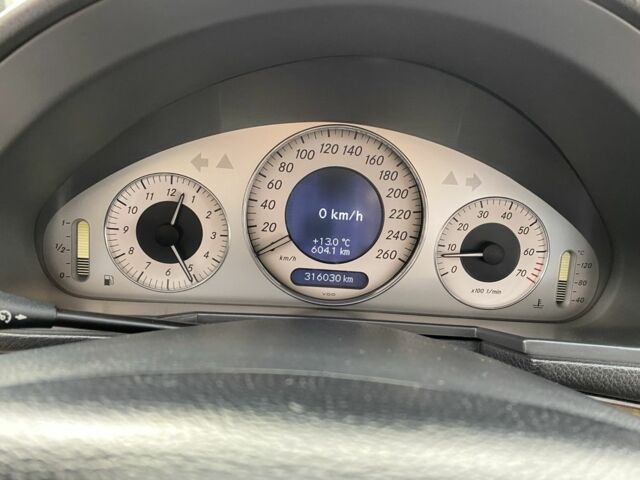 Черный Мерседес 200, объемом двигателя 1.8 л и пробегом 299 тыс. км за 7700 $, фото 20 на Automoto.ua