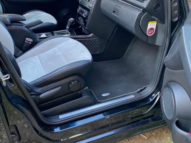 Черный Мерседес 200, объемом двигателя 2 л и пробегом 260 тыс. км за 6700 $, фото 21 на Automoto.ua