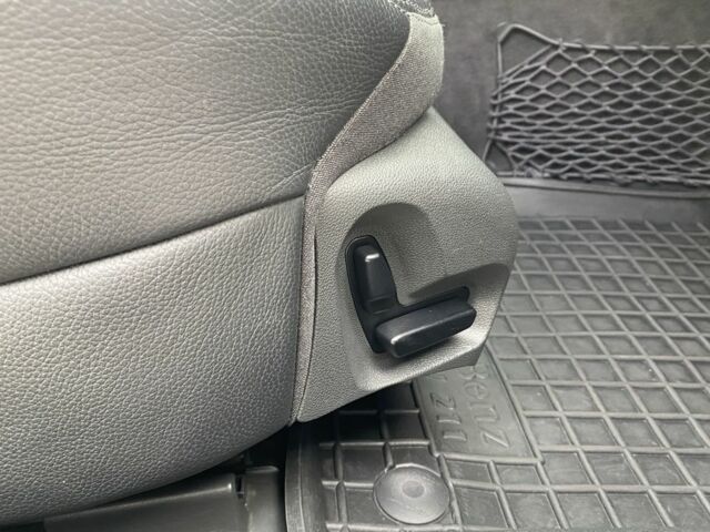 Черный Мерседес 200, объемом двигателя 1.8 л и пробегом 299 тыс. км за 7700 $, фото 22 на Automoto.ua