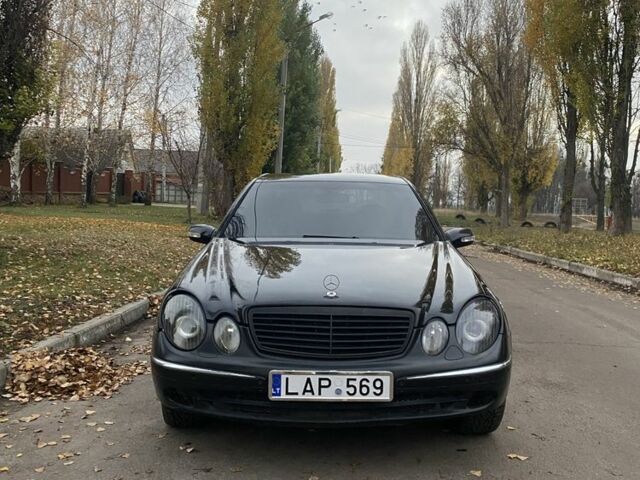 Черный Мерседес 200, объемом двигателя 3.2 л и пробегом 250 тыс. км за 2800 $, фото 3 на Automoto.ua