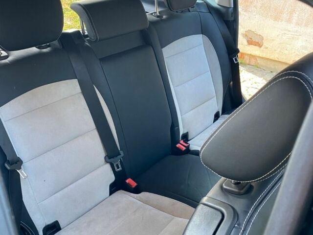 Черный Мерседес 200, объемом двигателя 2 л и пробегом 260 тыс. км за 6700 $, фото 16 на Automoto.ua