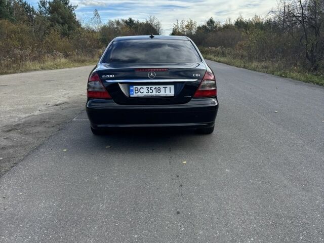 Чорний Мерседес 200, об'ємом двигуна 2.1 л та пробігом 316 тис. км за 6000 $, фото 2 на Automoto.ua