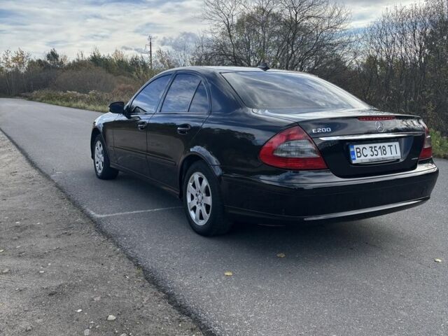 Чорний Мерседес 200, об'ємом двигуна 2.1 л та пробігом 316 тис. км за 6000 $, фото 4 на Automoto.ua