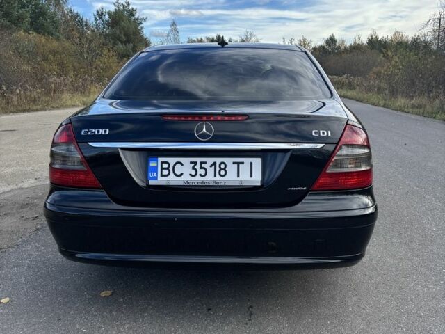 Чорний Мерседес 200, об'ємом двигуна 2.1 л та пробігом 316 тис. км за 6000 $, фото 11 на Automoto.ua