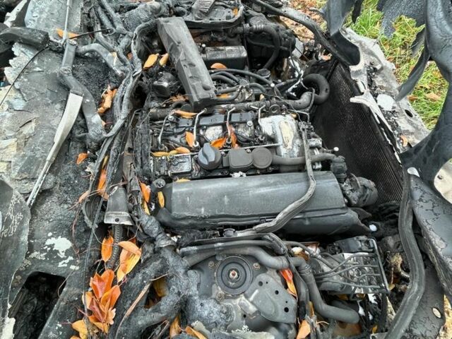 Черный Мерседес 200, объемом двигателя 2.2 л и пробегом 299 тыс. км за 1999 $, фото 2 на Automoto.ua