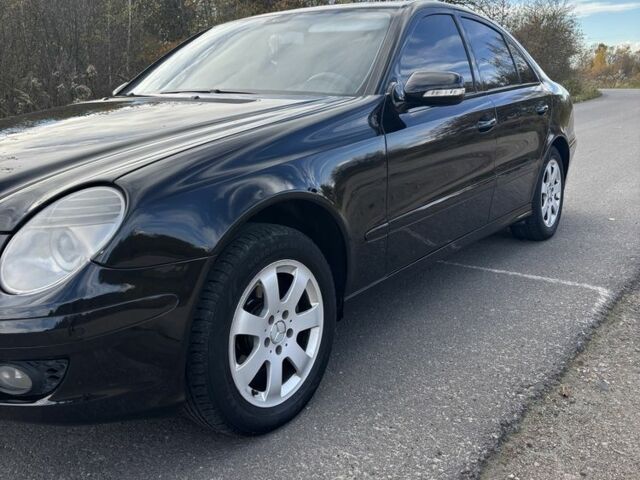 Чорний Мерседес 200, об'ємом двигуна 2.1 л та пробігом 316 тис. км за 6000 $, фото 6 на Automoto.ua