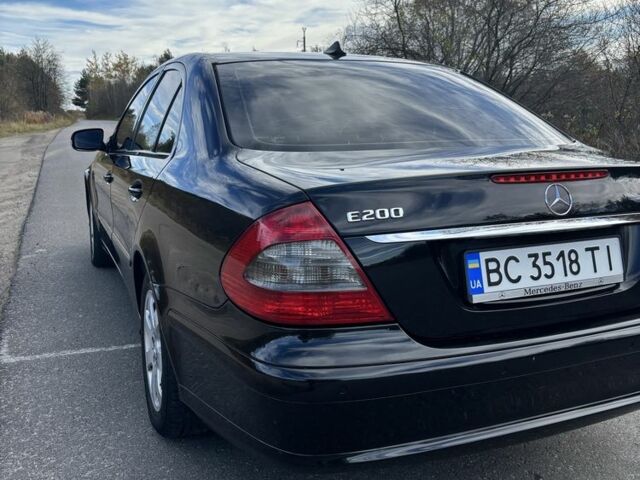 Чорний Мерседес 200, об'ємом двигуна 2.1 л та пробігом 316 тис. км за 6000 $, фото 9 на Automoto.ua