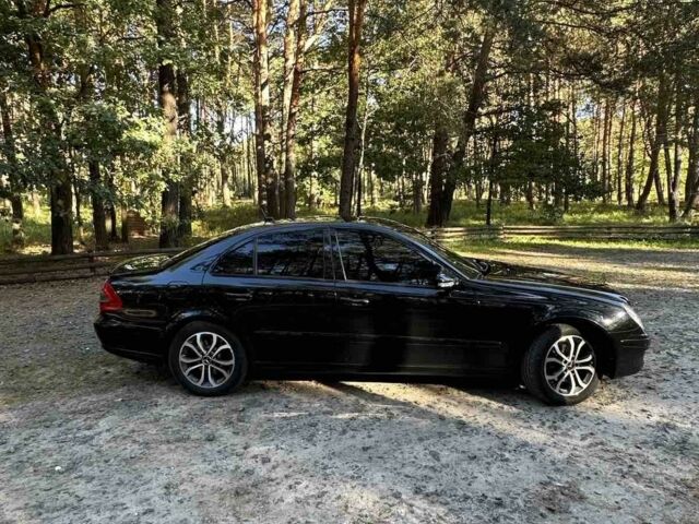 Чорний Мерседес 200, об'ємом двигуна 2.1 л та пробігом 340 тис. км за 10150 $, фото 1 на Automoto.ua