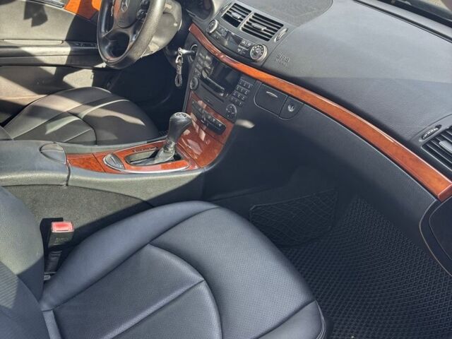 Чорний Мерседес 200, об'ємом двигуна 2.1 л та пробігом 316 тис. км за 6000 $, фото 21 на Automoto.ua