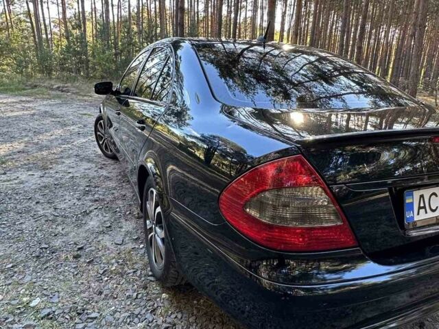 Чорний Мерседес 200, об'ємом двигуна 2.1 л та пробігом 340 тис. км за 10150 $, фото 10 на Automoto.ua