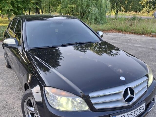 Черный Мерседес 200, объемом двигателя 2.1 л и пробегом 347 тыс. км за 7700 $, фото 15 на Automoto.ua