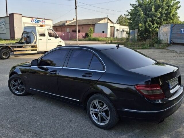 Черный Мерседес 200, объемом двигателя 2.1 л и пробегом 347 тыс. км за 7700 $, фото 8 на Automoto.ua