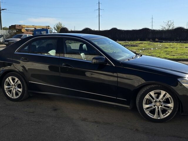 Чорний Мерседес 200, об'ємом двигуна 2.1 л та пробігом 309 тис. км за 9900 $, фото 3 на Automoto.ua